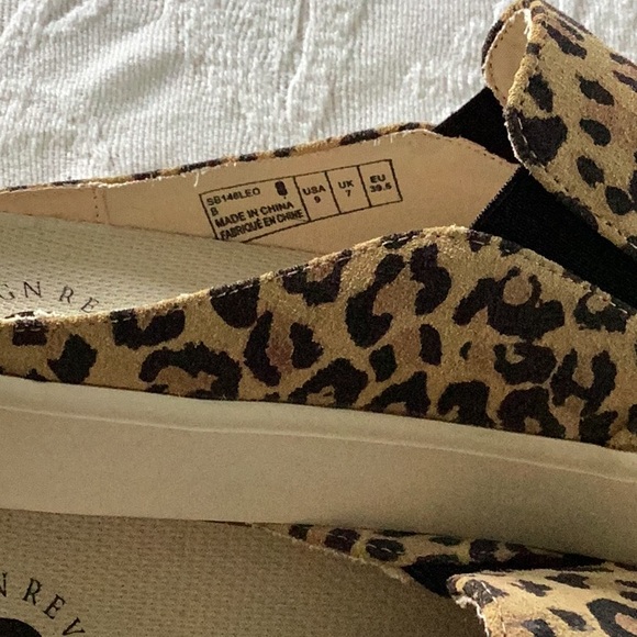 Revitalign  esplanade leopard slides size 9 - Picture 3 of 6